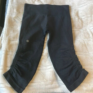 Lululemon Ebb and Flow crop compression leggings size 4